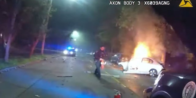 フィラデルフィアのタクシー運転手ピストル-鞭打ち, the sole occupant of the vehicle, crashed into a tree in the 1800 マーティン・ルーサー・キング・ジュニアのブロック. Waywhile evading police on Monday night.