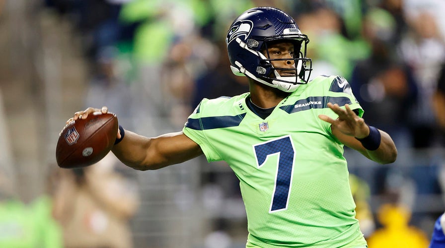 Seahawks' Geno Smith throws first TD pass since 2017 as Russell