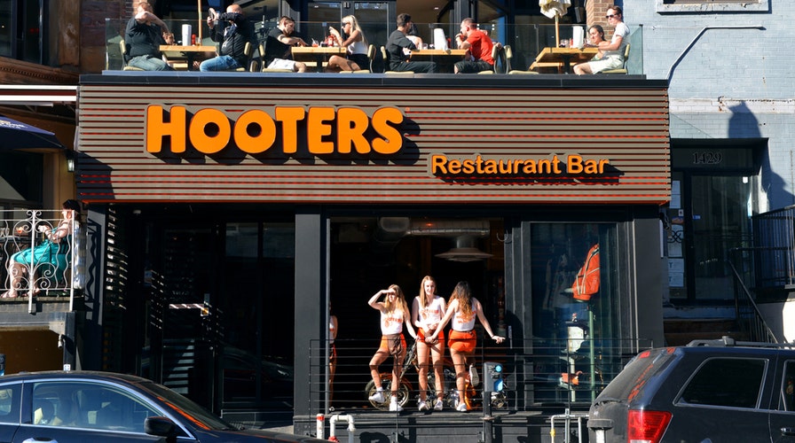 Hooters girl reveals how they get their tights in viral TikTok