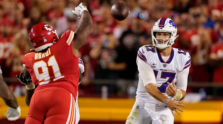 Bills' Josh Allen torches Chiefs for 4 touchdowns in big win