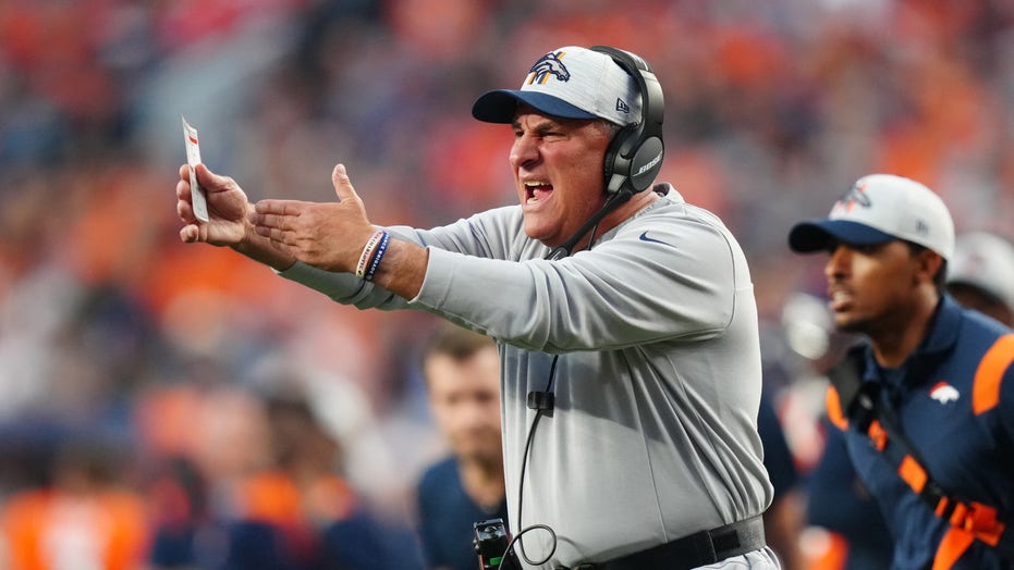 Broncos’ Vic Fangio loses it on the sideline after Ravens run the ball to tie NFL record