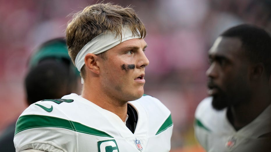 Jets’ Zach Wilson joins beleaguered quarterback group with 8th interception