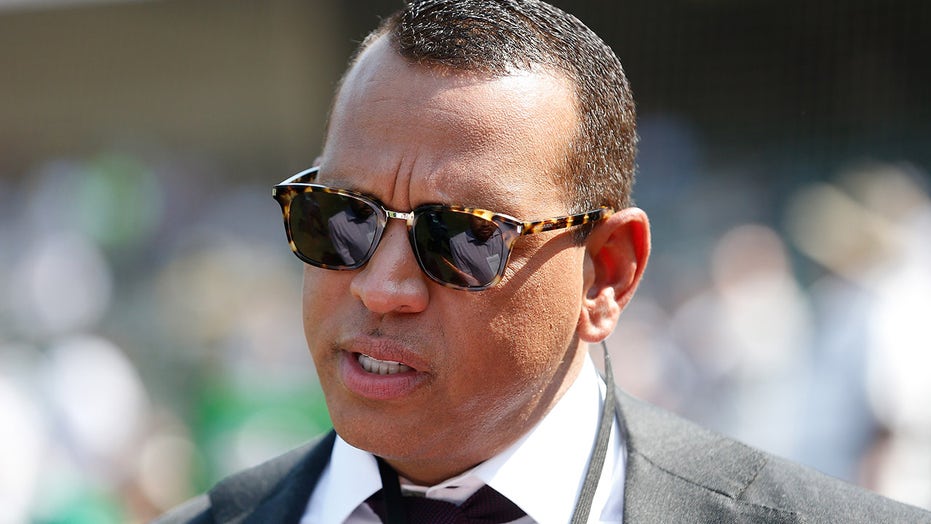 Alex Rodriguez ribbed over getting fed popcorn at Super Bowl: ‘That’s maybe why I’m single’