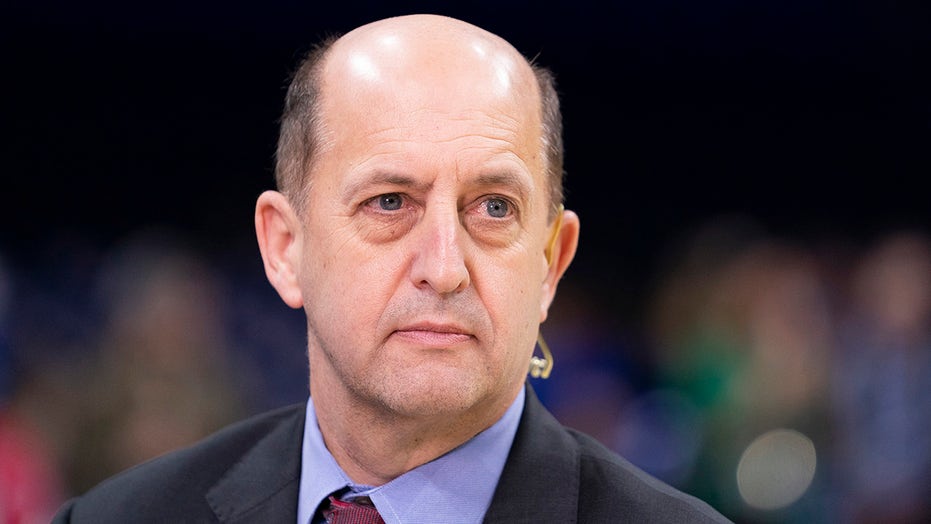 Jeff Van Gundy blasts NBA players for refusing COVID vaccine: 'You’re doing your own research?'