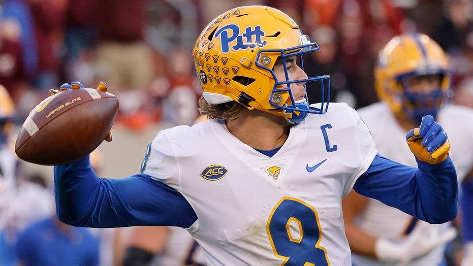Pickett leads Pitt to 28-7 victory over Virginia Tech