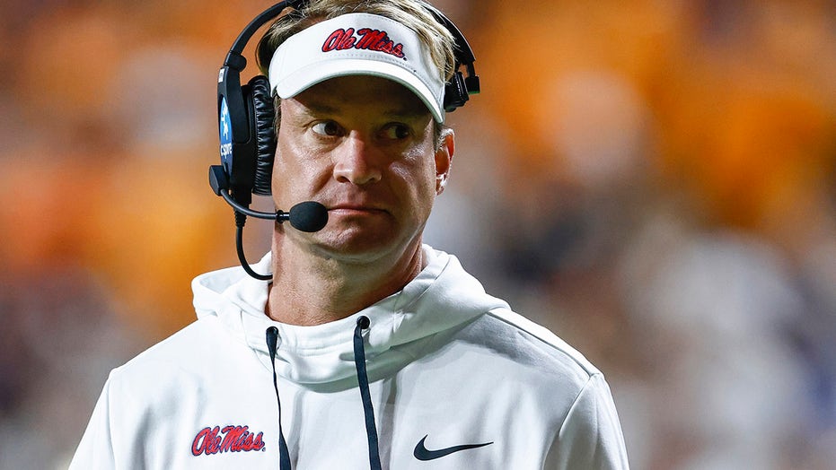 Ole Miss’ Lane Kiffin fires off message after incident with Tennessee fans