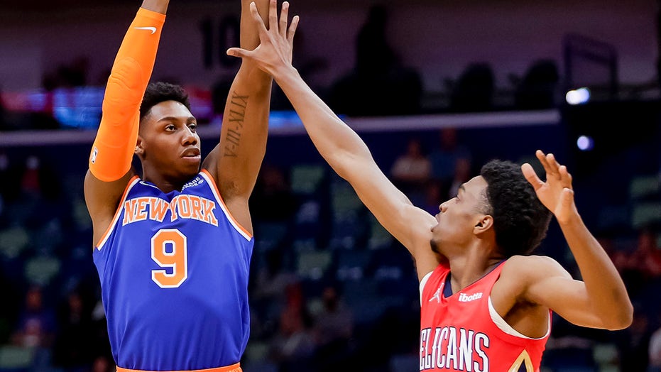 Barrett scores 35 points, Knicks top Pelicans, 123-117