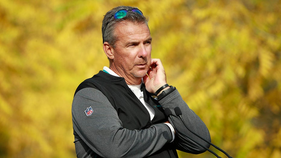 Urban Meyer has strained relationship with Jaguars players, coaches: bombshell report