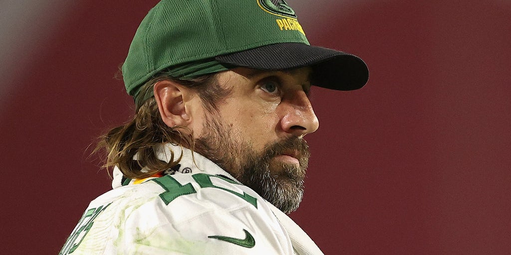 NFL World reacts to wild Aaron Rodgers vaccination interview