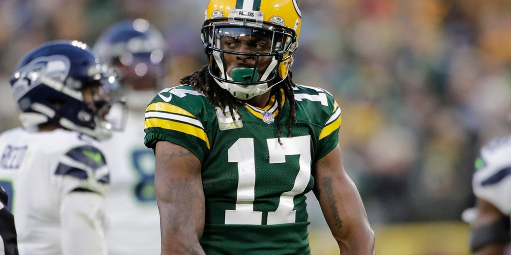 Packers wide receiver Davante Adams gets in workout with his daughter