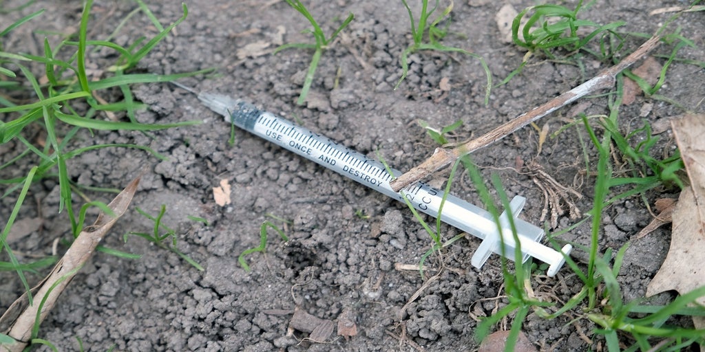 NYC opens drug consumption sites to ensure users receive clean needles, prevent overdoses - Vimarsana News