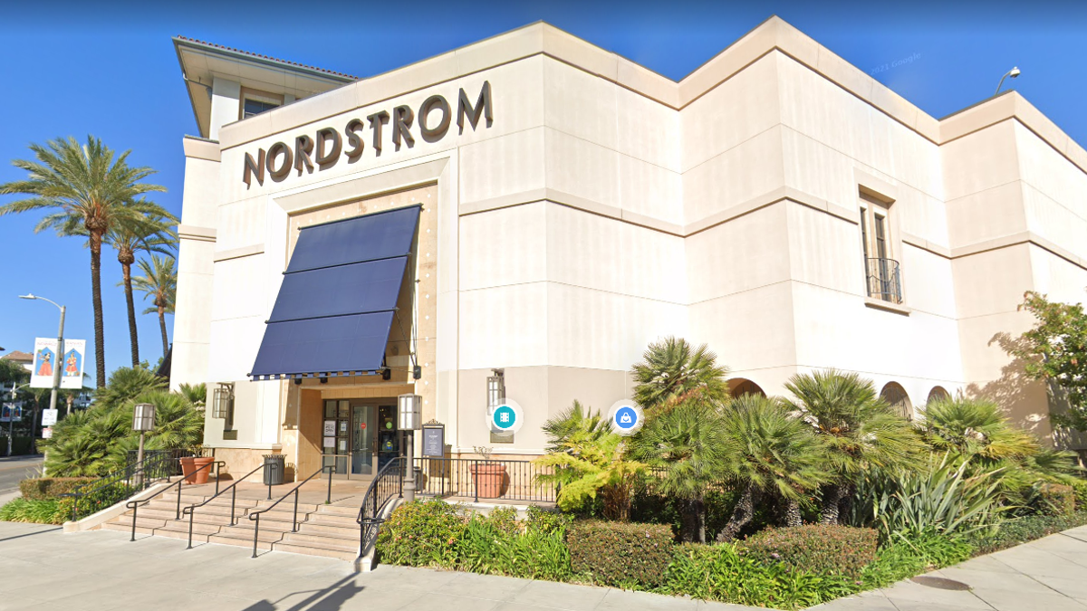 Nordstrom La Jolla at UTC: Group of thieves rob store