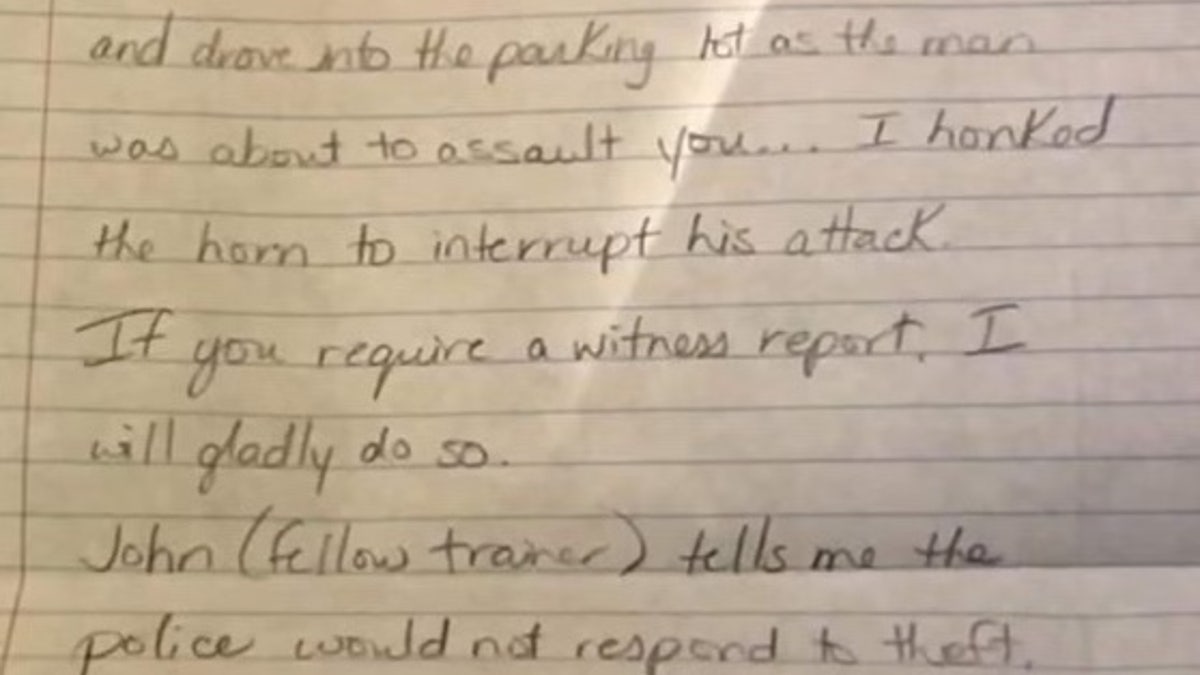 A witness left Linh Tu a note