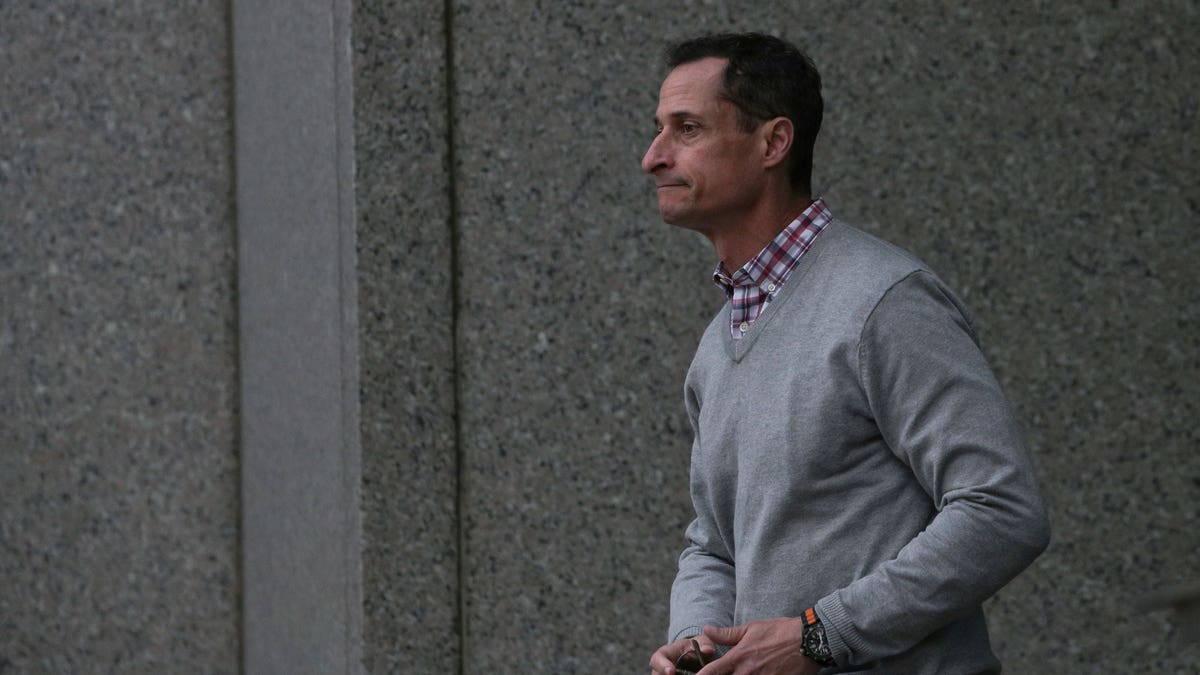 Anthony-Weiner-Leaving-Courthouse-New-York