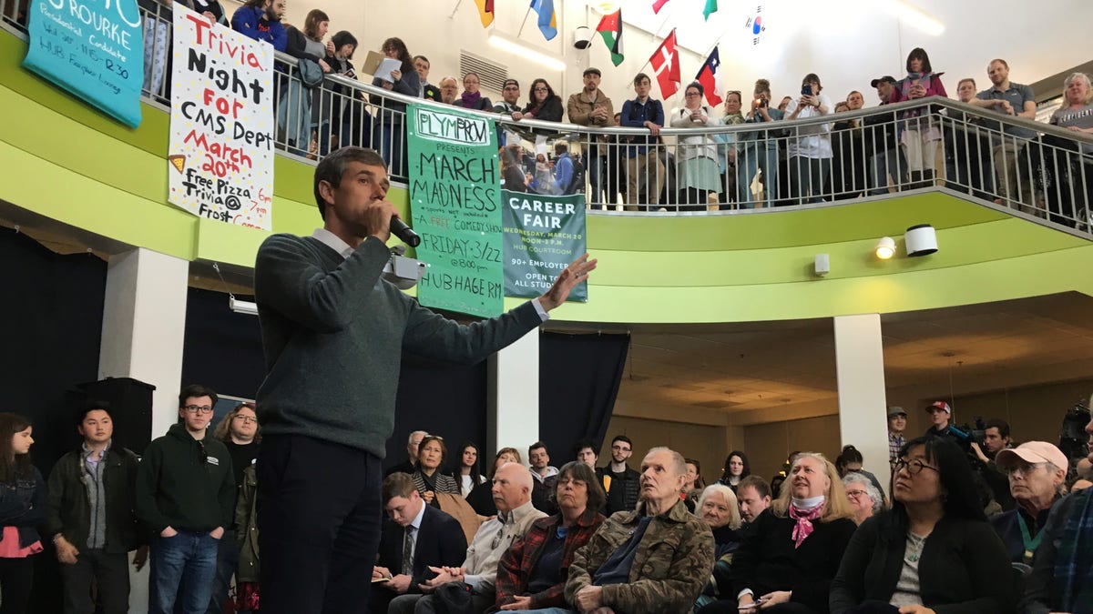 Beto O'Rourke campaigns in New Hampshire in 2019