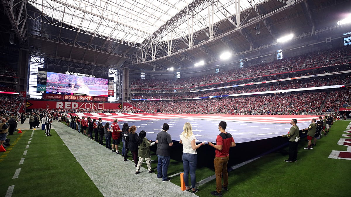 Cardinals players honor Pat Tillman before game: 'American by birth,  patriot by choice