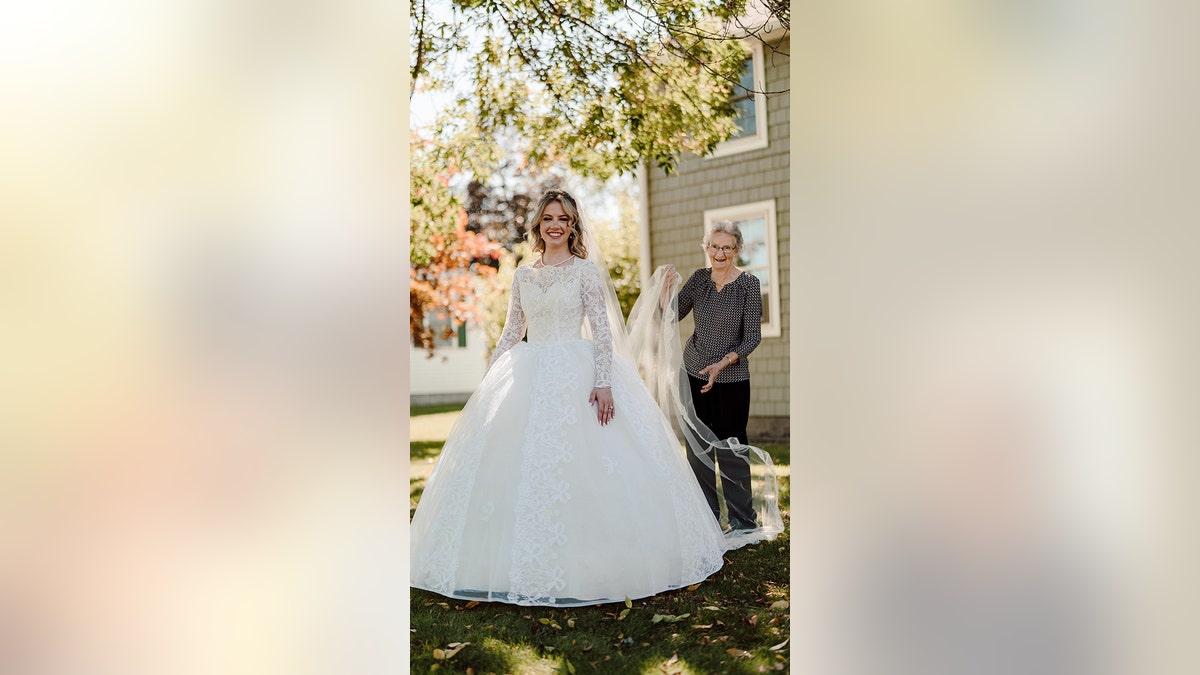 Livingwater and her grandmother, Anne Cooke, 88, are pictured. (@keptyaphotography)