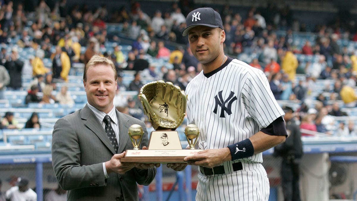 Yankees release former Gold Glove-winning OF