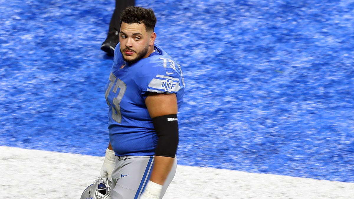 Detroit Lions offensive guard Jonah Jackson (73) walks off the field after warmups prior to the first half of an NFL football game between the Detroit Lions and the Minnesota Vikings in Detroit, Michigan USA, on Sunday, January 3, 2021.