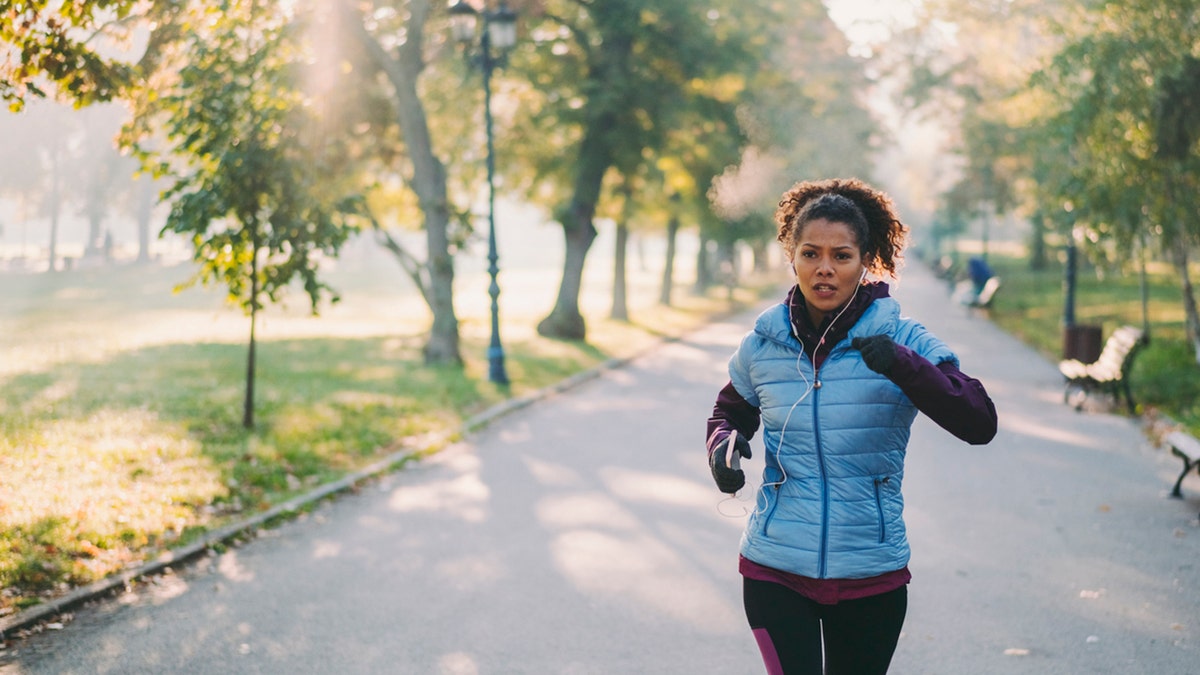 "Be aware of your body and space and relevant objects around you," self-defense expert Jennifer Cassetta told Fox, adding that runners should be aware of possible escape routes or places that possible attackers might be able to hide. (iStock)