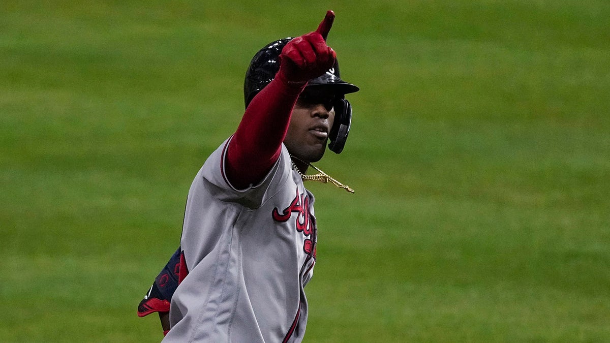 Braves' Jorge Soler crushes 3-run homer to give Atlanta early Game