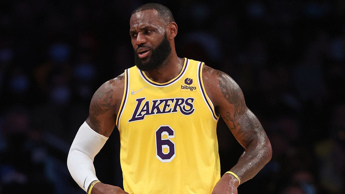 Lakers Rumors: LeBron James trades, L.A. blames Frank Vogel fo nba