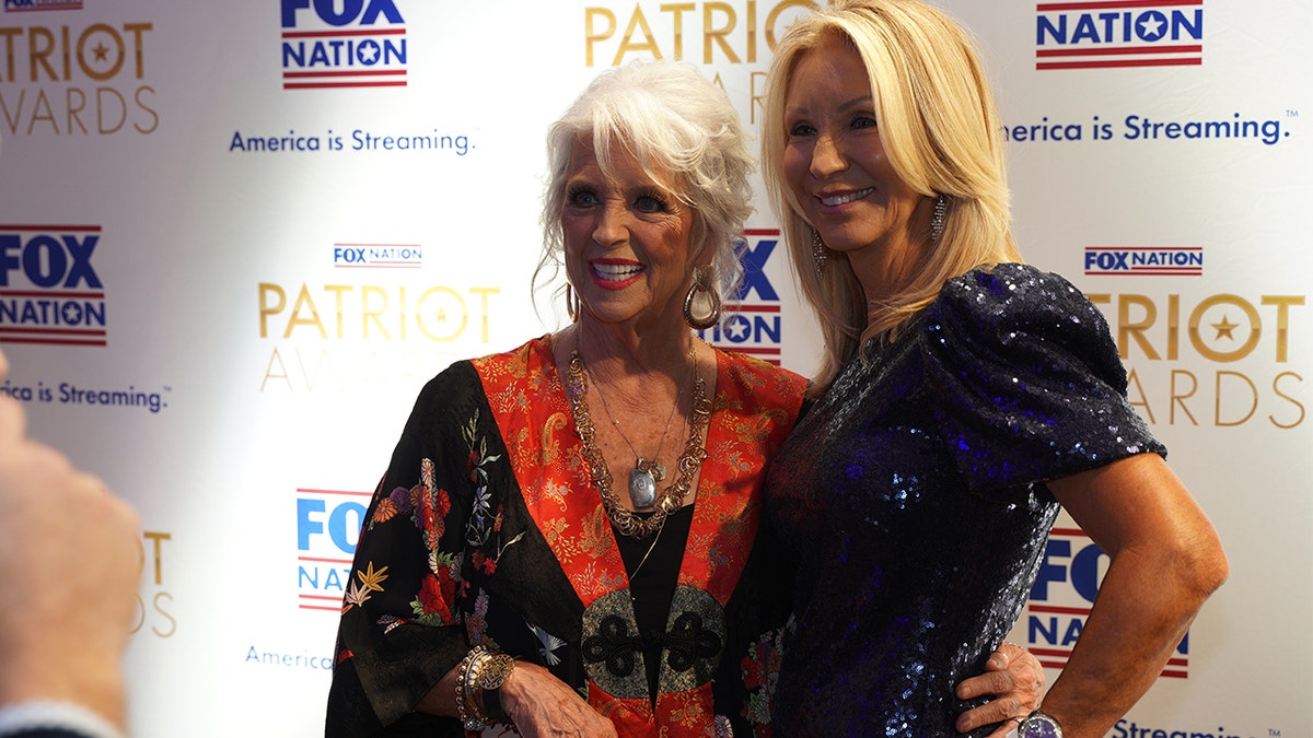 Paula Deen meets with Patriot Award attendees ahead of the show