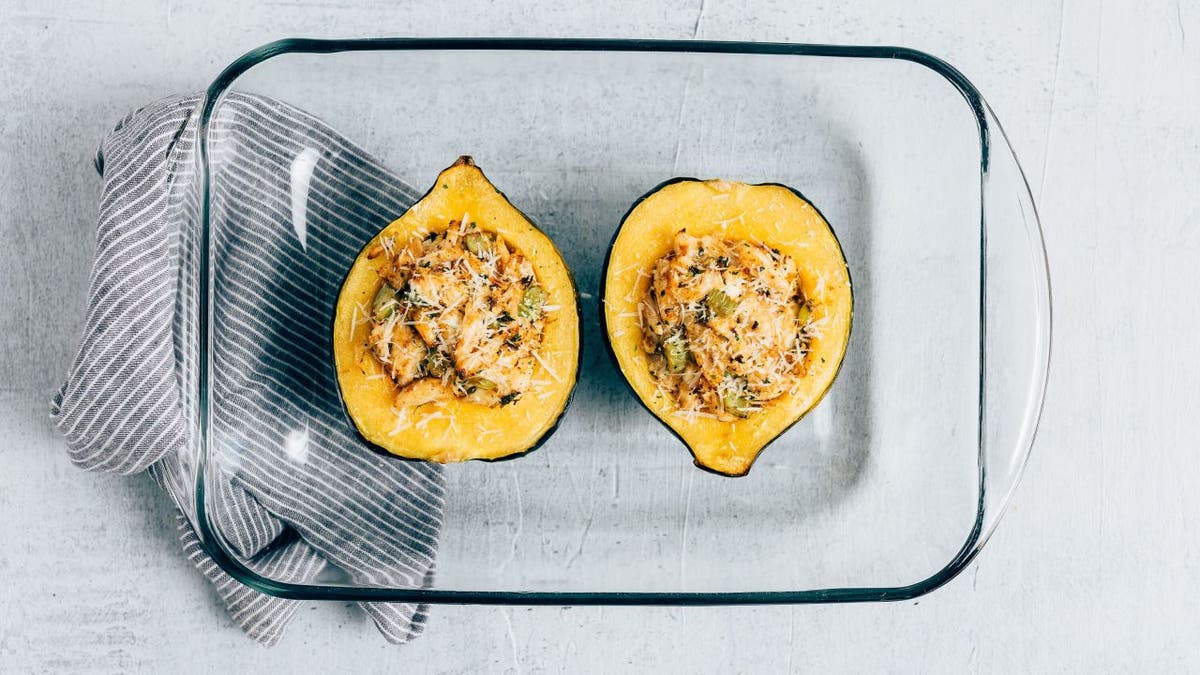 Dish on Fish nutritionist and blogger Rima Kleiner shares a stuffed acorn squash and crab recipe with Fox News.