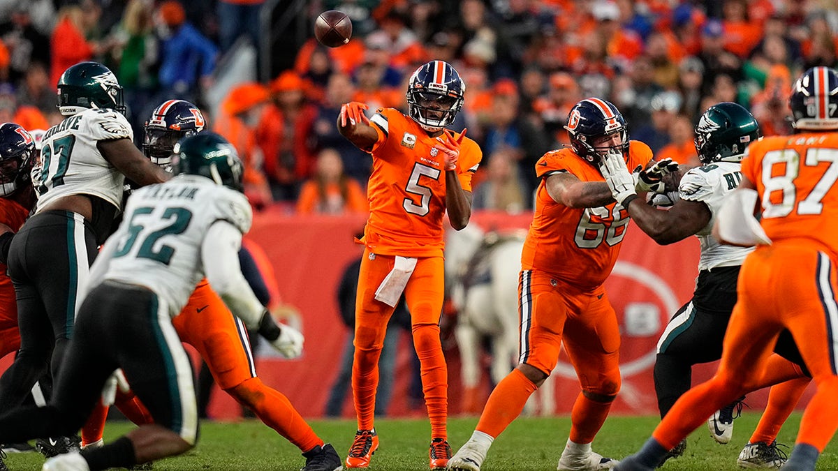 Broncos' Teddy Bridgewater loves that defenses are daring him to beat them  - ESPN - Denver Broncos Blog- ESPN