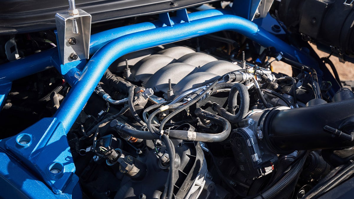 The Bronco DR is powered by a 400 hp version of Ford's Coyote 5.0-liter V8.