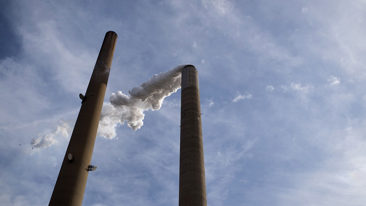 coal plants' smoketacks