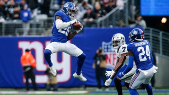 McKinney has 2 picks, Giants edge Raiders 23-16