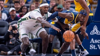 Defending champ Bucks rout Pacers for 7th straight win