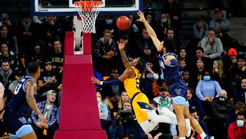 Gillespie leads No. 7 Villanova in 72-46 rout of La Salle