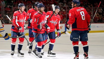 Ovechkin ties Hull for 4th all-time; Caps down Sabres 5-3