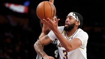 Davis has 34 points and 15 rebounds, Lakers beat Spurs