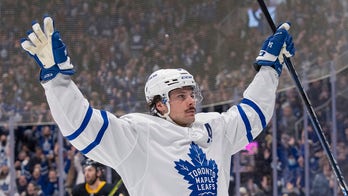 Matthews, Tavares score twice in Leafs' 5-2 win over Bruins