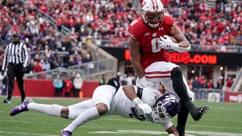 Allen's big day helps No. 20 Wisconsin rip Northwestern 35-7