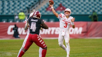 Houston runs over Temple, secures AAC title game berth