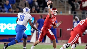 Tune has TDs passing, rushing, No. 17 Houston beats Memphis