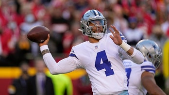 Dak Prescott shows support for unvaccinated teammate Amari Cooper