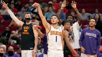 Suns win 8th straight, hand Rockets 11th loss in a row