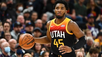 Donovan Mitchell leads Jazz past Pelicans, 127-105