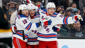 Artemi Panarin starts 3-goal third; Rangers beat Bruins 5-2