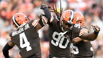 Jadeveon Clowney says he decided to re-sign with Cleveland Browns to 'chase that Super Bowl'