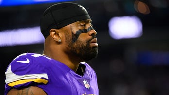 Vikings' Everson Griffen refusing to come out of home after posting disturbing messages, firing gun: police