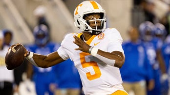 Hooker's 4 TDs help Tennessee top No. 18 Kentucky 45-42