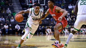 No. 13 Oregon makes half of shots for 86-63 win over SMU