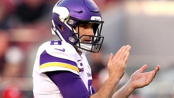 Vikings' Kirk Cousins inexplicably lines up behind guard to take snap in brutal mistake