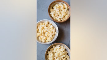 3-ingredient creamy cheddar mac and cheese for Thanksgiving